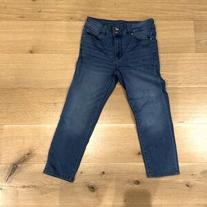 Tahari Cropped Light Wash Jeans